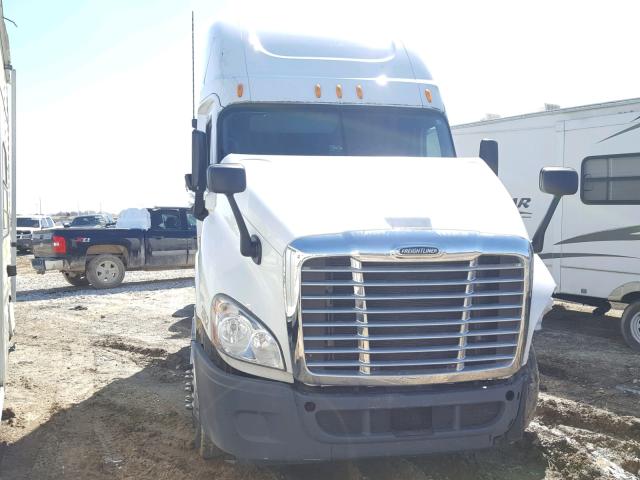 1FUJGLDR1BLAY2151 - 2011 FREIGHTLINER CASCADIA 1 WHITE photo 1