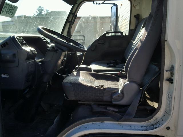 JALE5B140Y7902640 - 2000 ISUZU NQR WHITE photo 5