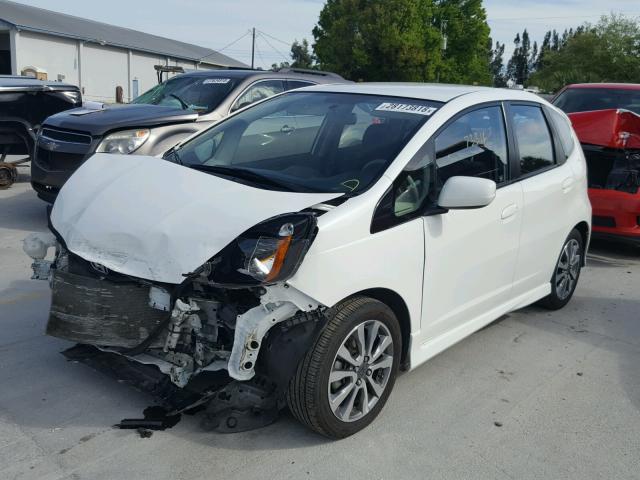 JHMGE8H53DC073333 - 2013 HONDA FIT SPORT WHITE photo 2