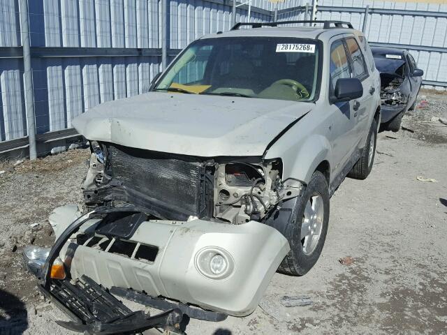 1FMCU03158KA35019 - 2008 FORD ESCAPE XLT WHITE photo 2