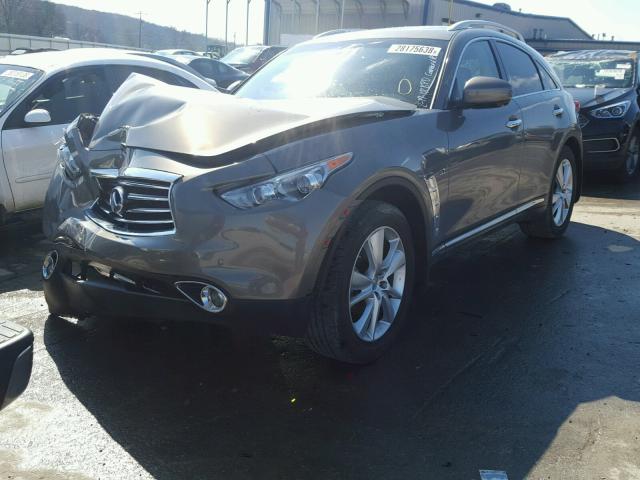 JN8CS1MUXFM382263 - 2015 INFINITI QX70 GRAY photo 2