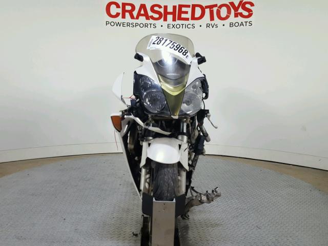 JH2RC46182M401255 - 2002 HONDA VFR800 WHITE photo 3