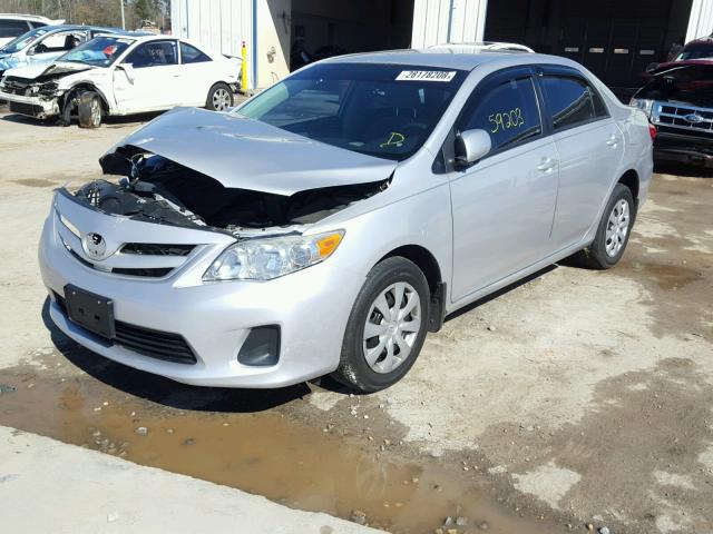 2T1BU4EEXBC653551 - 2011 TOYOTA COROLLA BA SILVER photo 2