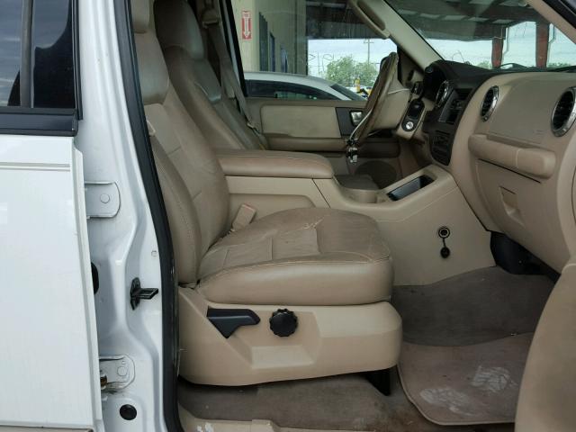 1FMRU17W33LB69293 - 2003 FORD EXPEDITION WHITE photo 5