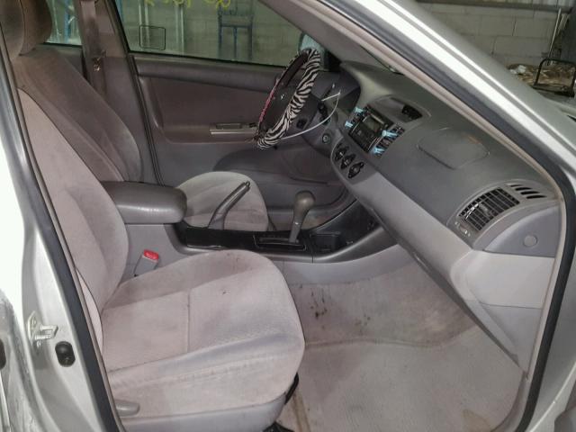 4T1BE32K04U283567 - 2004 TOYOTA CAMRY LE SILVER photo 5