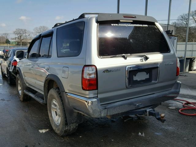 JT3HN86R320388907 - 2002 TOYOTA 4RUNNER SR SILVER photo 3