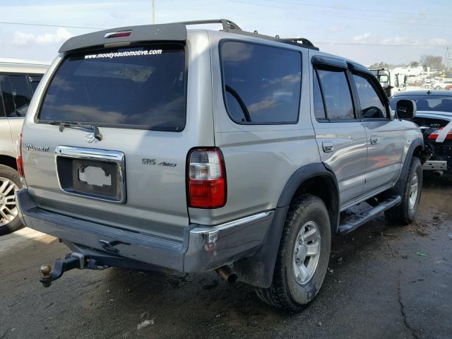 JT3HN86R320388907 - 2002 TOYOTA 4RUNNER SR SILVER photo 4