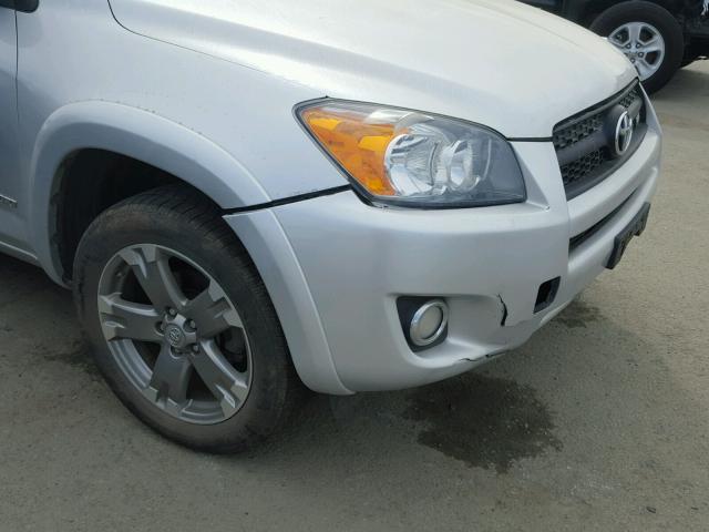 2T3RK4DV8BW064350 - 2011 TOYOTA RAV4 SPORT SILVER photo 9