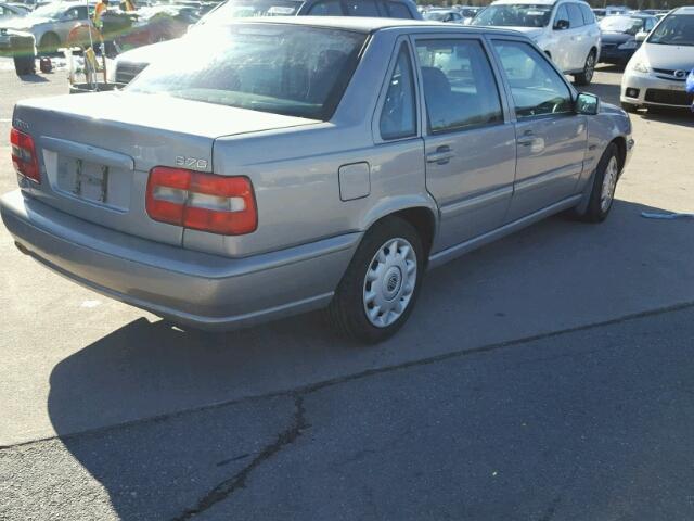 YV1LS5545W2438519 - 1998 VOLVO S70 SILVER photo 4