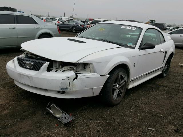 1FAFP4042YF268403 - 2000 FORD MUSTANG WHITE photo 2