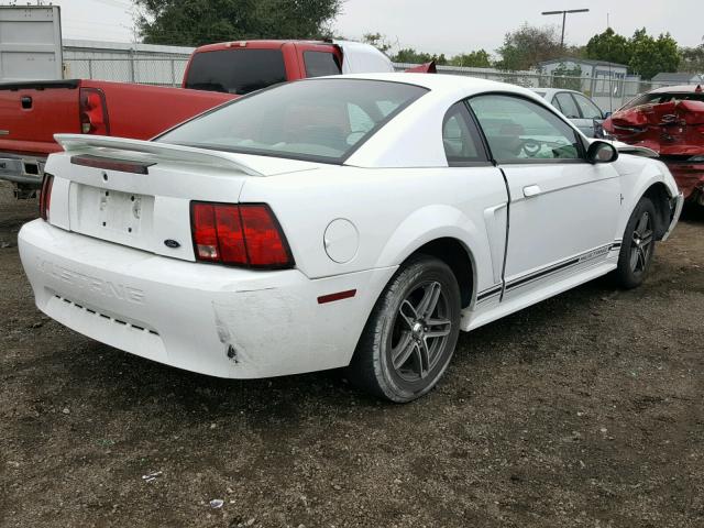 1FAFP4042YF268403 - 2000 FORD MUSTANG WHITE photo 4