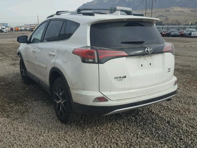 2T3JFREVXGW515413 - 2016 TOYOTA RAV4 SE WHITE photo 3