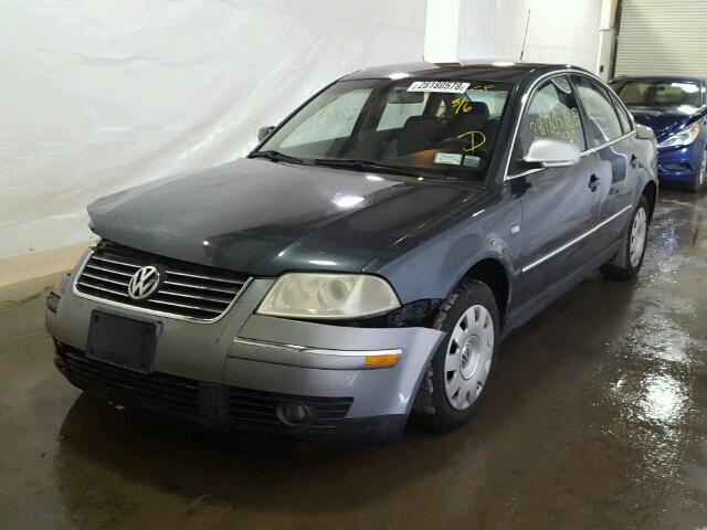 WVWPD63B92P443759 - 2002 VOLKSWAGEN PASSAT GLS GREEN photo 2