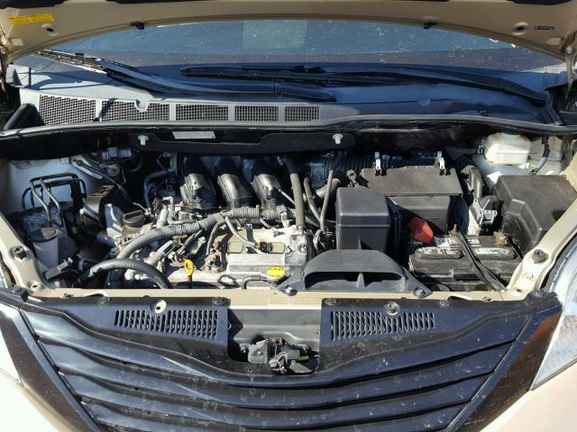 5TDZK3DC0BS023639 - 2011 TOYOTA SIENNA BAS GOLD photo 7