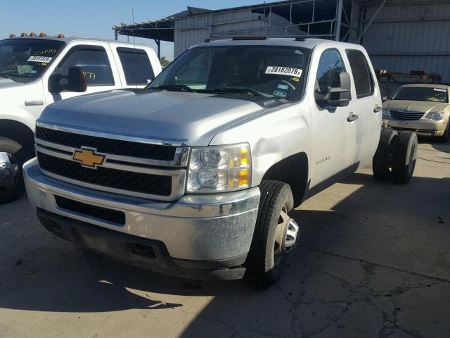 1GB4CZCG3EF138937 - 2014 CHEVROLET SILVERADO SILVER photo 2