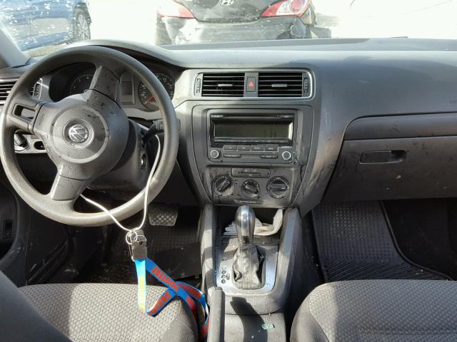 3VW2K7AJ3DM204732 - 2013 VOLKSWAGEN JETTA BASE 红色 照片 9