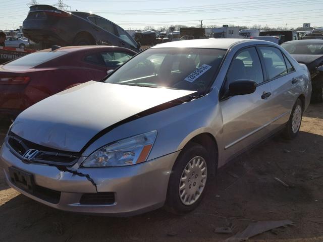 1HGCM56137A048922 - 2007 HONDA ACCORD VAL SILVER photo 2