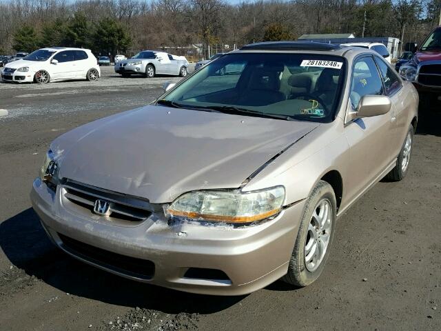 1HGCG22581A017526 - 2001 HONDA ACCORD EX GOLD photo 2