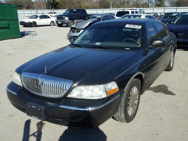 1LNHM81W45Y622517 - 2005 LINCOLN TOWN CAR S GRAY photo 2