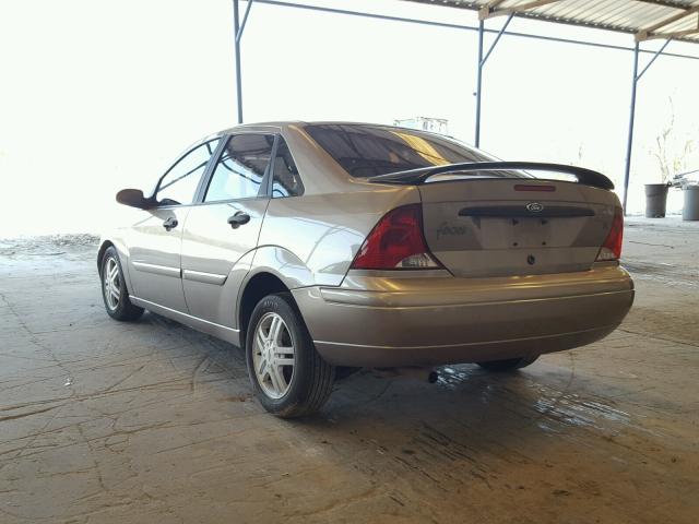 1FAFP34P03W154505 - 2003 FORD FOCUS SE GOLD photo 3