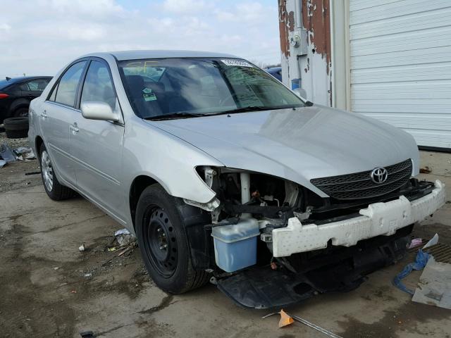 4T1BE32K12U049063 - 2002 TOYOTA CAMRY LE SILVER photo 1