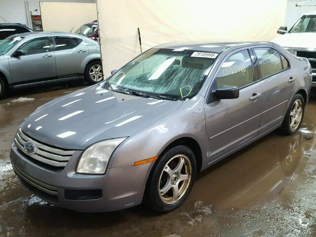 3FAFP06Z86R216480 - 2006 FORD FUSION S GRAY photo 2