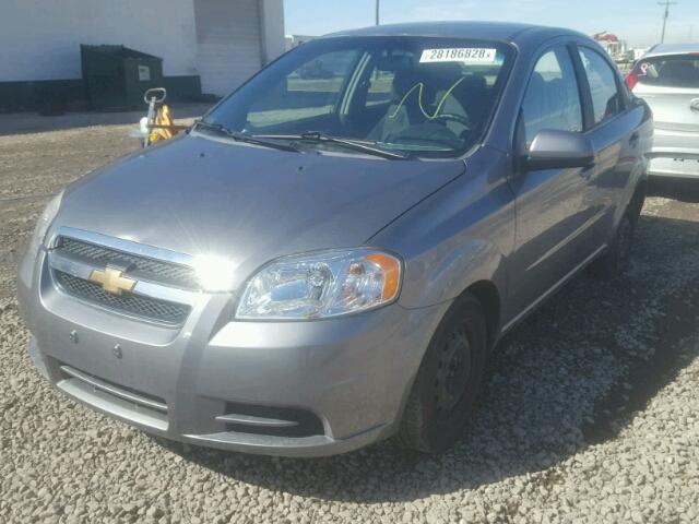 KL1TD5DE9AB129324 - 2010 CHEVROLET AVEO LS GRAY photo 2