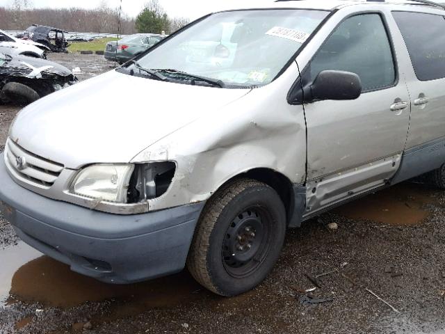 4T3ZF13C02U498149 - 2002 TOYOTA SIENNA LE SILVER photo 9