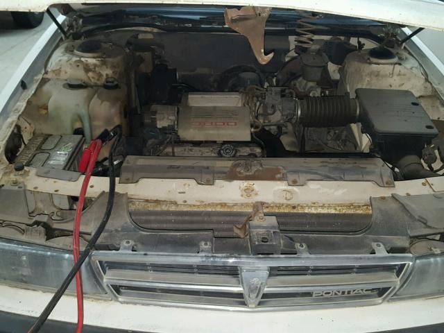 1G2HX54C4KW261653 - 1989 PONTIAC BONNEVILLE WHITE photo 7