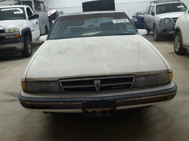 1G2HX54C4KW261653 - 1989 PONTIAC BONNEVILLE WHITE photo 9