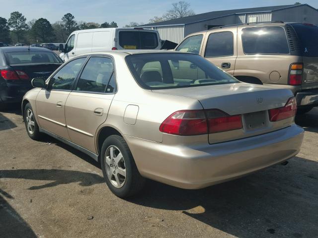 1HGCG5676YA058177 - 2000 HONDA ACCORD SE GOLD photo 3