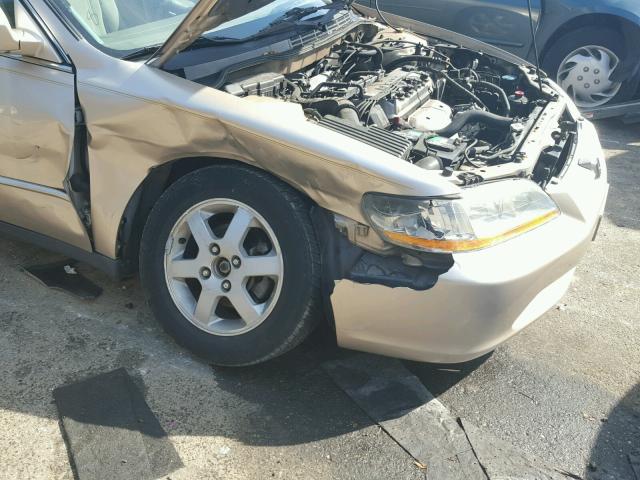 1HGCG5676YA058177 - 2000 HONDA ACCORD SE GOLD photo 9