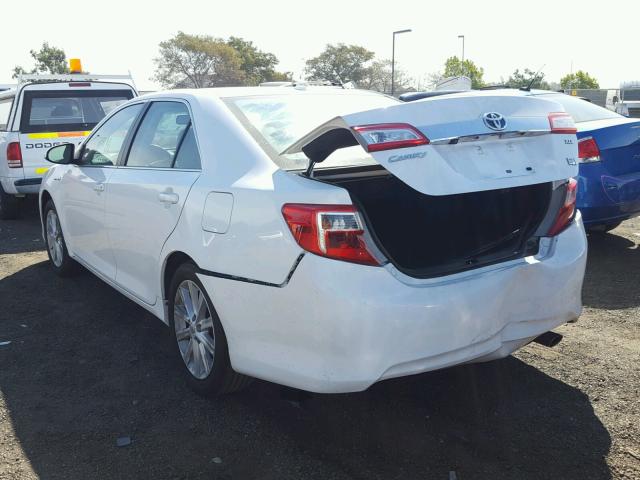 4T1BD1FK0CU041703 - 2012 TOYOTA CAMRY HYBR WHITE photo 3