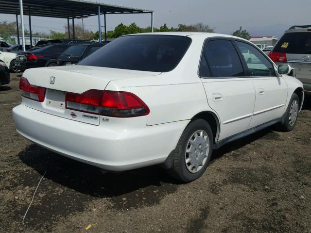 1HGCG66591A095539 - 2001 HONDA ACCORD LX WHITE photo 4