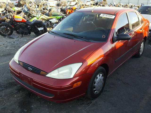 1FAFP33P9YW238086 - 2000 FORD FOCUS LX MAROON photo 2