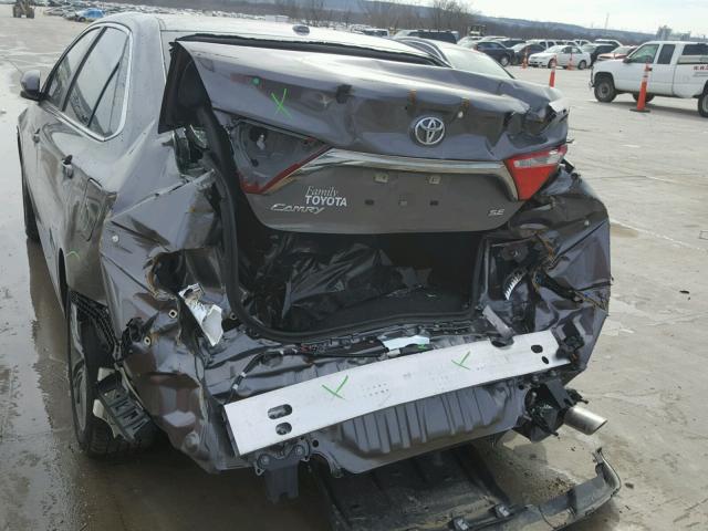 4T1BF1FK4HU389599 - 2017 TOYOTA CAMRY LE GRAY photo 3