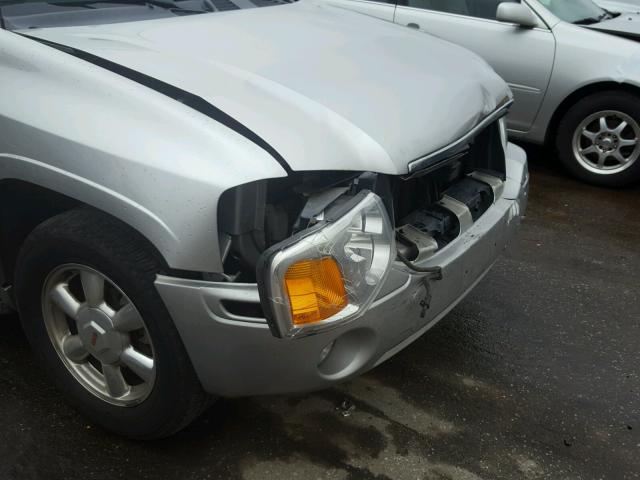 1GKDT13S242121493 - 2004 GMC ENVOY SILVER photo 9