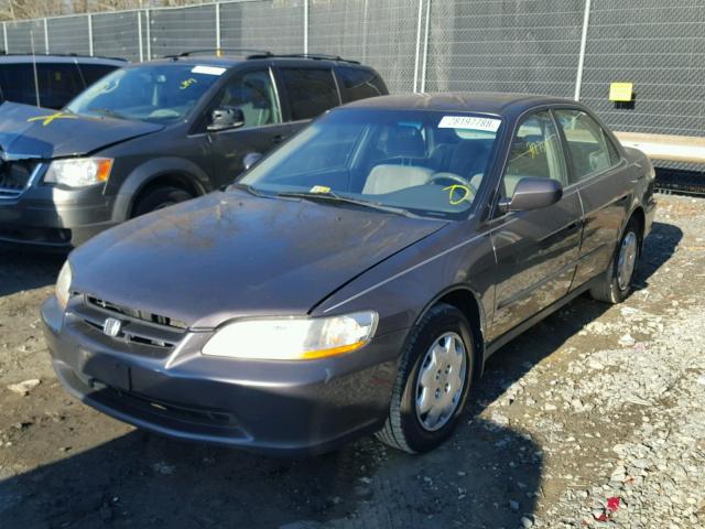 1HGCG6653XA007769 - 1999 HONDA ACCORD LX GRAY photo 2