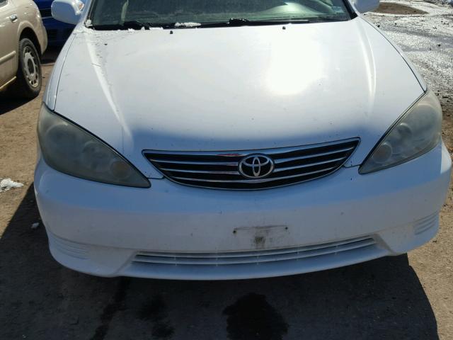 4T1BE32K65U007265 - 2005 TOYOTA CAMRY LE WHITE photo 9