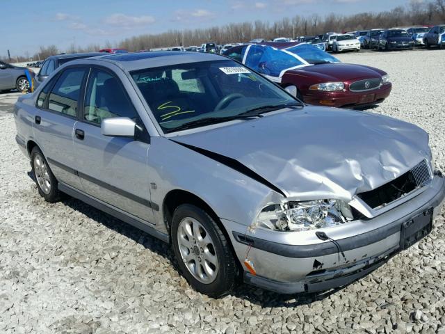 YV1VS2550YF479412 - 2000 VOLVO S40 SILVER photo 1