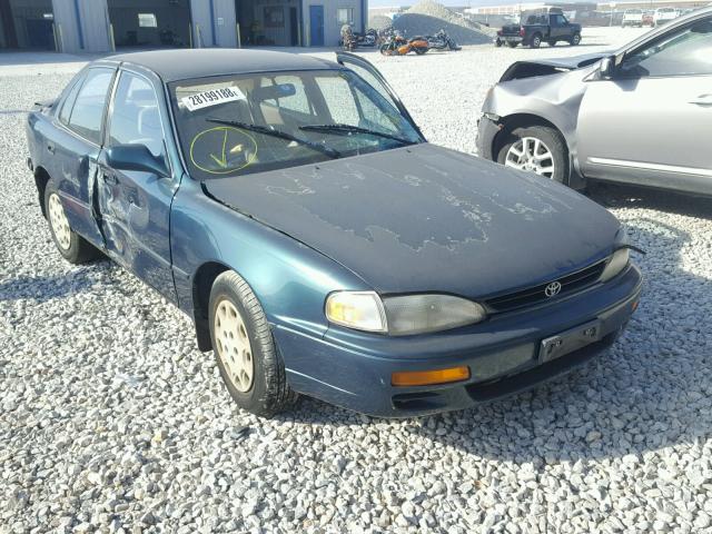 4T1BG12K9TU945451 - 1996 TOYOTA CAMRY DX GREEN photo 1