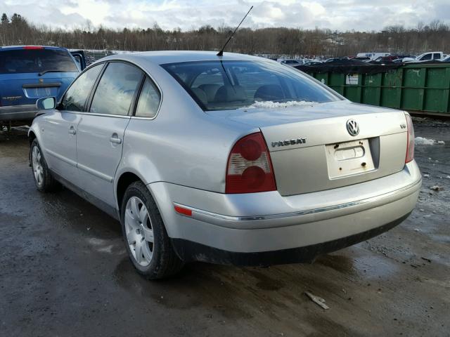 WVWTH63B31E215513 - 2001 VOLKSWAGEN PASSAT GLX SILVER photo 3