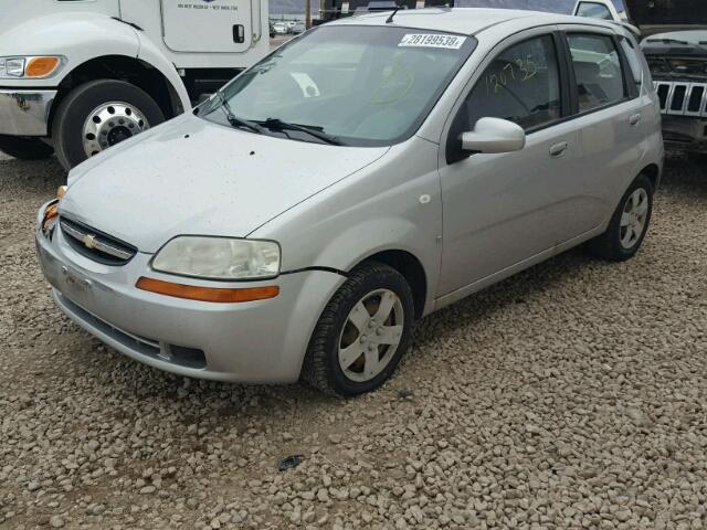 KL1TD666X7B734523 - 2007 CHEVROLET AVEO BASE Srebrny zdjęcie 2