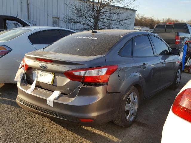 1FAHP3F27CL186623 - 2012 FORD FOCUS SE GRAY photo 4