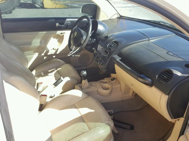 3VWCD21CX1M445024 - 2001 VOLKSWAGEN NEW BEETLE 白色 照片 5