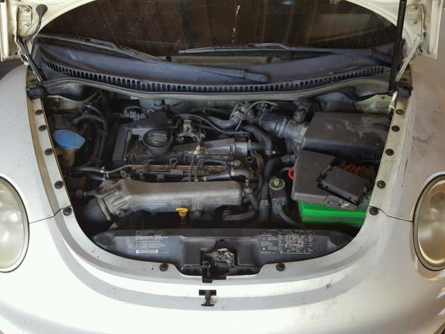 3VWCD21CX1M445024 - 2001 VOLKSWAGEN NEW BEETLE 白色 照片 7