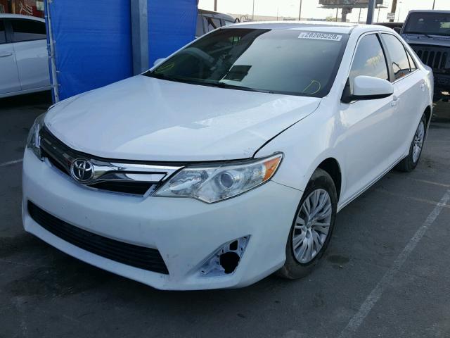 4T1BF1FK6CU526308 - 2012 TOYOTA CAMRY BASE WHITE photo 2