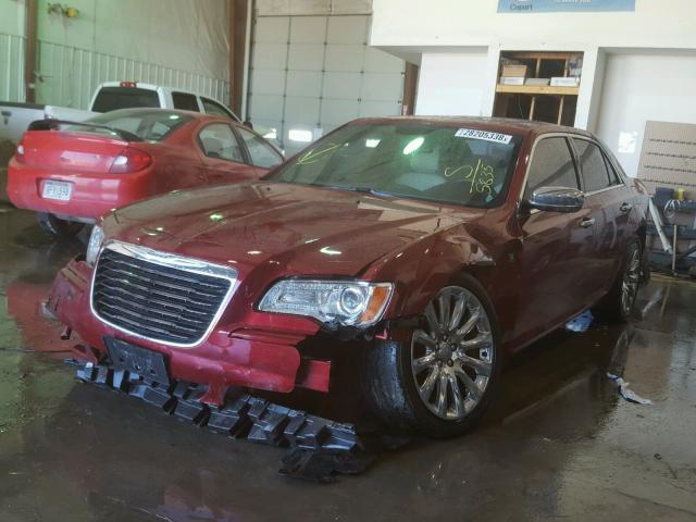 2C3CCAAGXDH745835 - 2013 CHRYSLER 300 RED photo 2