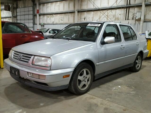 3VWPA81H1XM250852 - 1999 VOLKSWAGEN JETTA WOLF WHITE photo 2