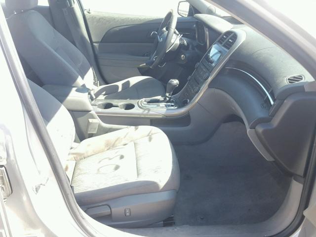 1G11A5SA1DF243431 - 2013 CHEVROLET MALIBU LS 银色 照片 5
